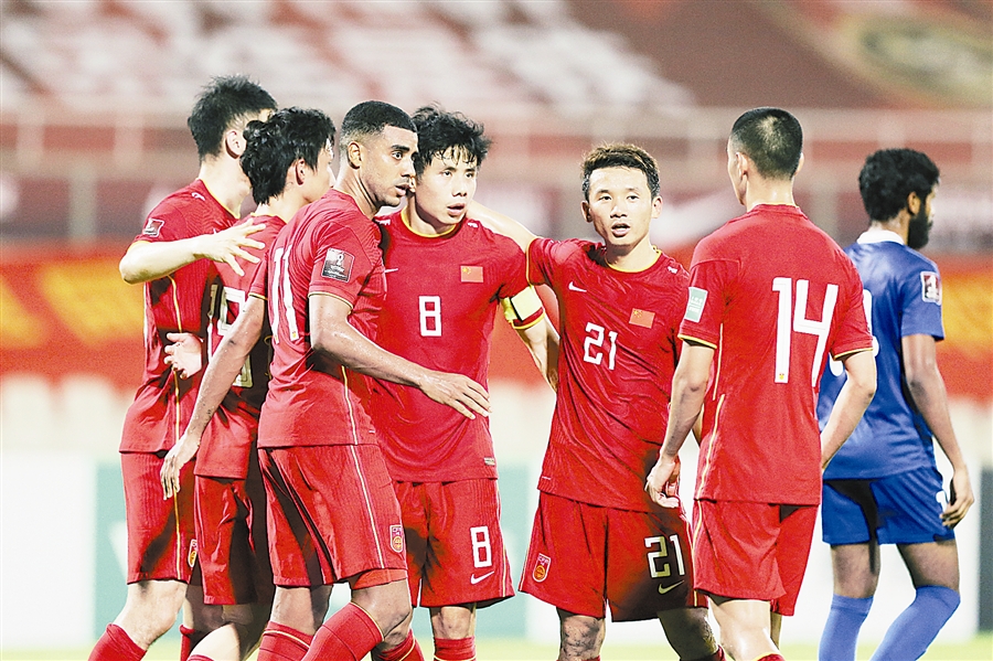世预赛亚洲区40强赛第二轮，中国队将在广州进行现场直播