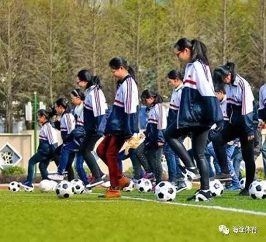三明一中2016年足球专项测试分非守门员与守门员测试两类
