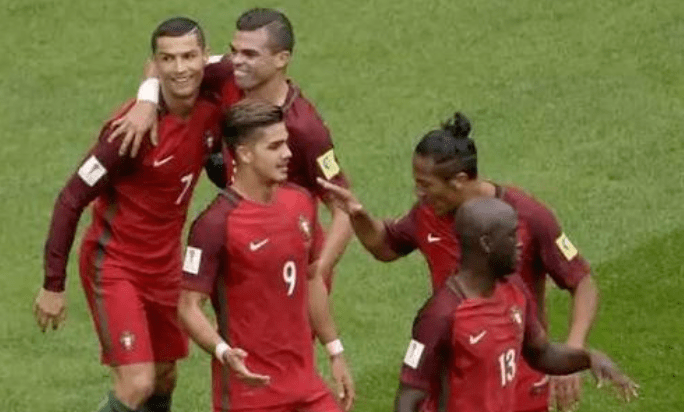 仰卧撑足球葡萄牙队遭遇塞尔维亚绝杀C罗赛后瘫坐命运宣判