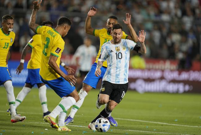 世预赛南美赛区几近巴西阿根廷不光携手出线
