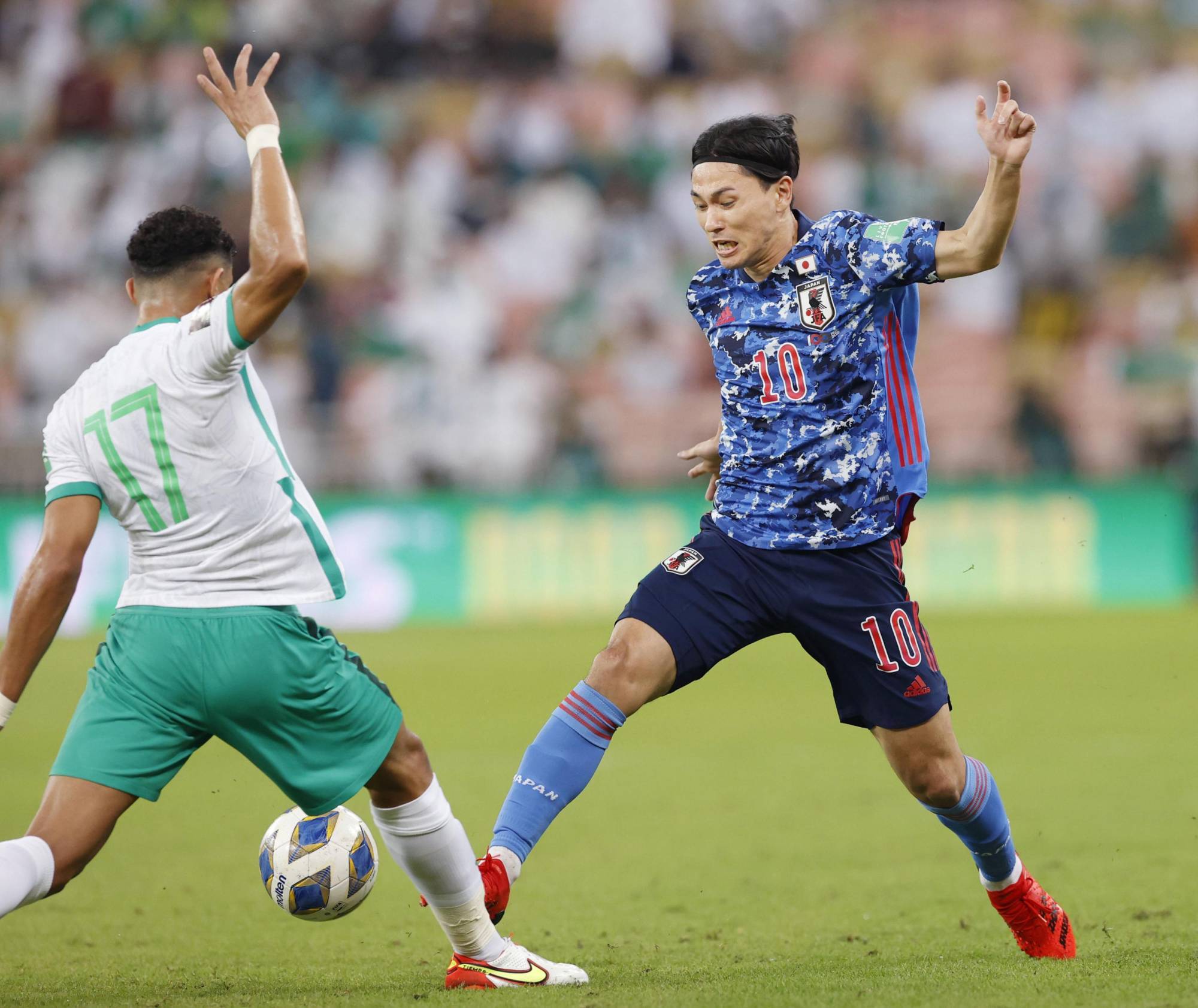 中国男子足球队点球与对手战成1比1平卡塔尔世界杯