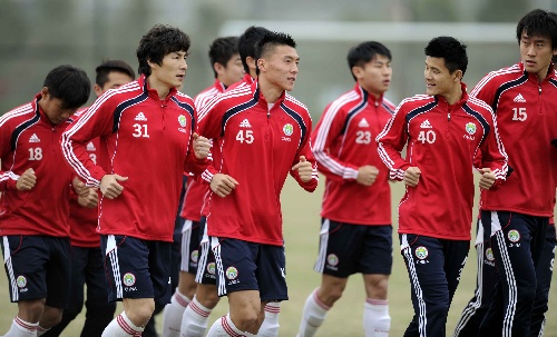 
CCTV5近期中国足球队比赛赛程高家军二期集训敲定热身对手李玮峰有望重返国足