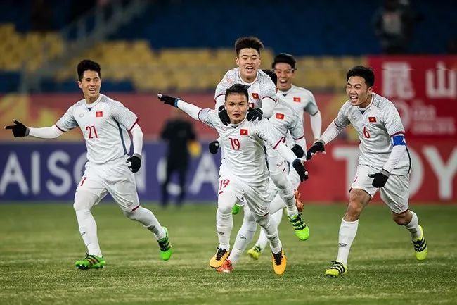 
国足1-3输给越南国家队提前2轮被淘汰出局