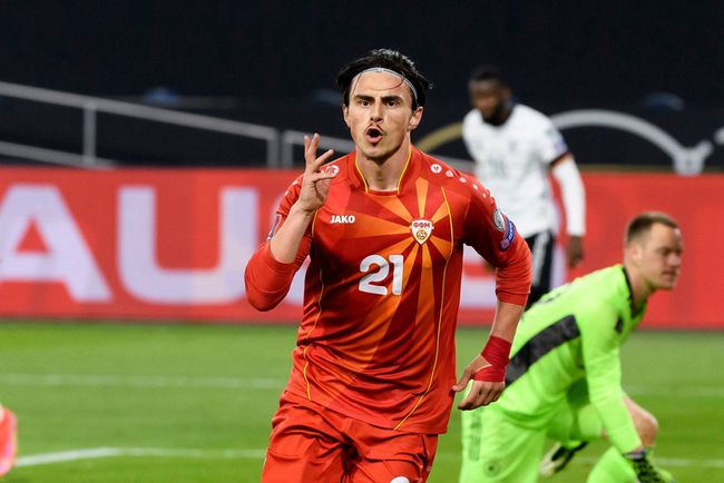 欧洲杯C组第三轮北马其顿队长潘德夫