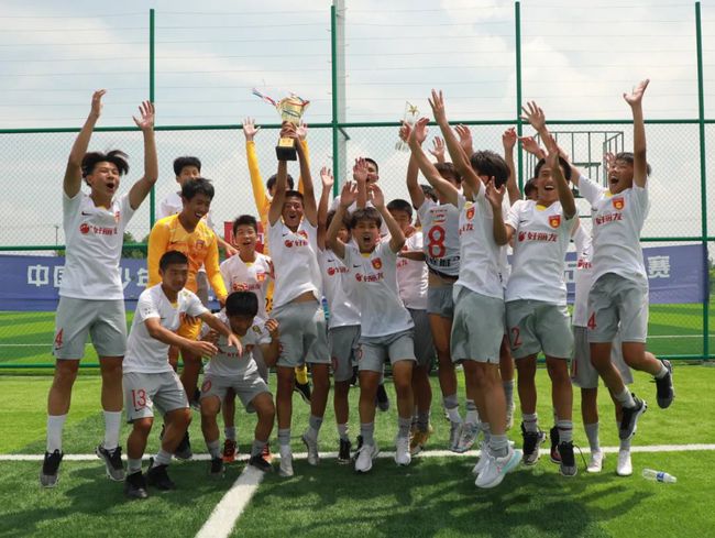 

“中国青少年足球联赛”方案获有关批复全国青少年球员可参与