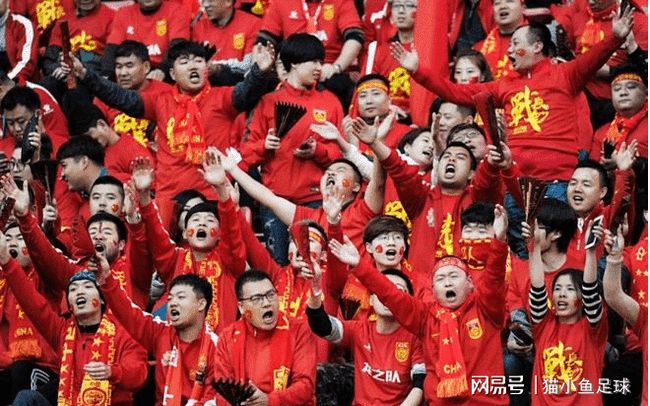 社会各界一天连发两条动态球迷：中国足球还真能回到原点