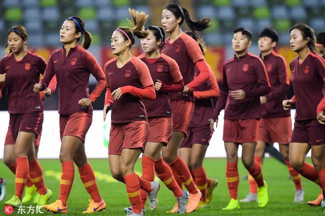 中国足球可以分为两部分，马云开始关注中国女足了！