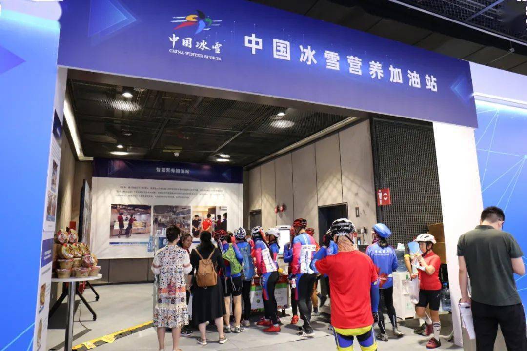 
上海秋雨里，第四届中国国际进口博览会正式拉开大幕