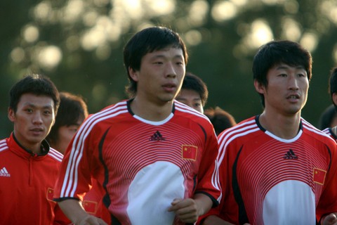 国足迎来最新消息，无论是体育总局还是中国足协，他是超龄教练
