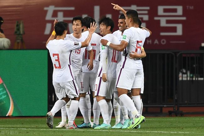 国足2-0击败卡塔尔完成自我救赎成功晋级12强赛