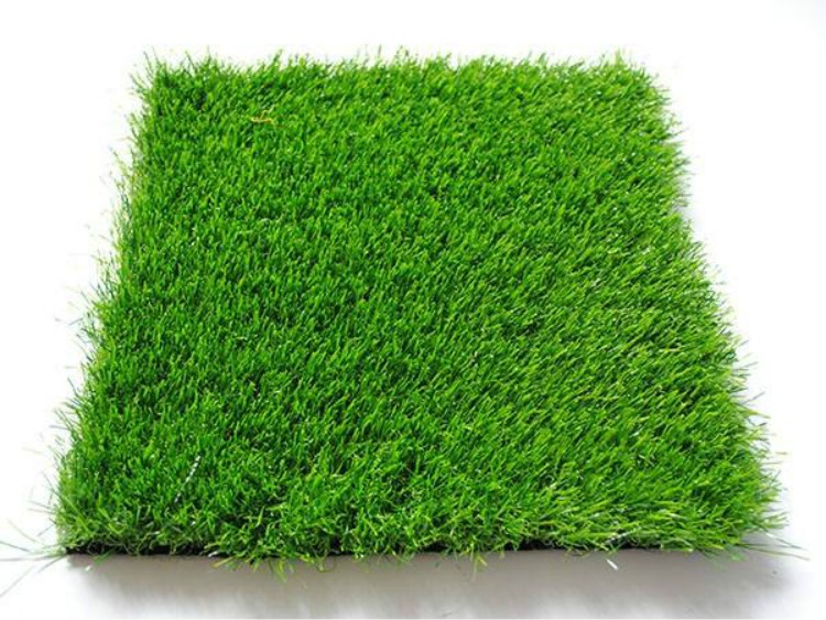【绿色草坪围挡】五人制室外人工草皮足球场造价多少钱？