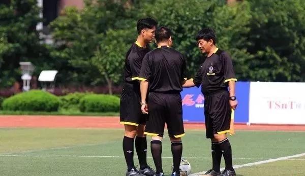 华中师范大学体育学院运动训练专业08级足球班--促进各院系之间的融合,