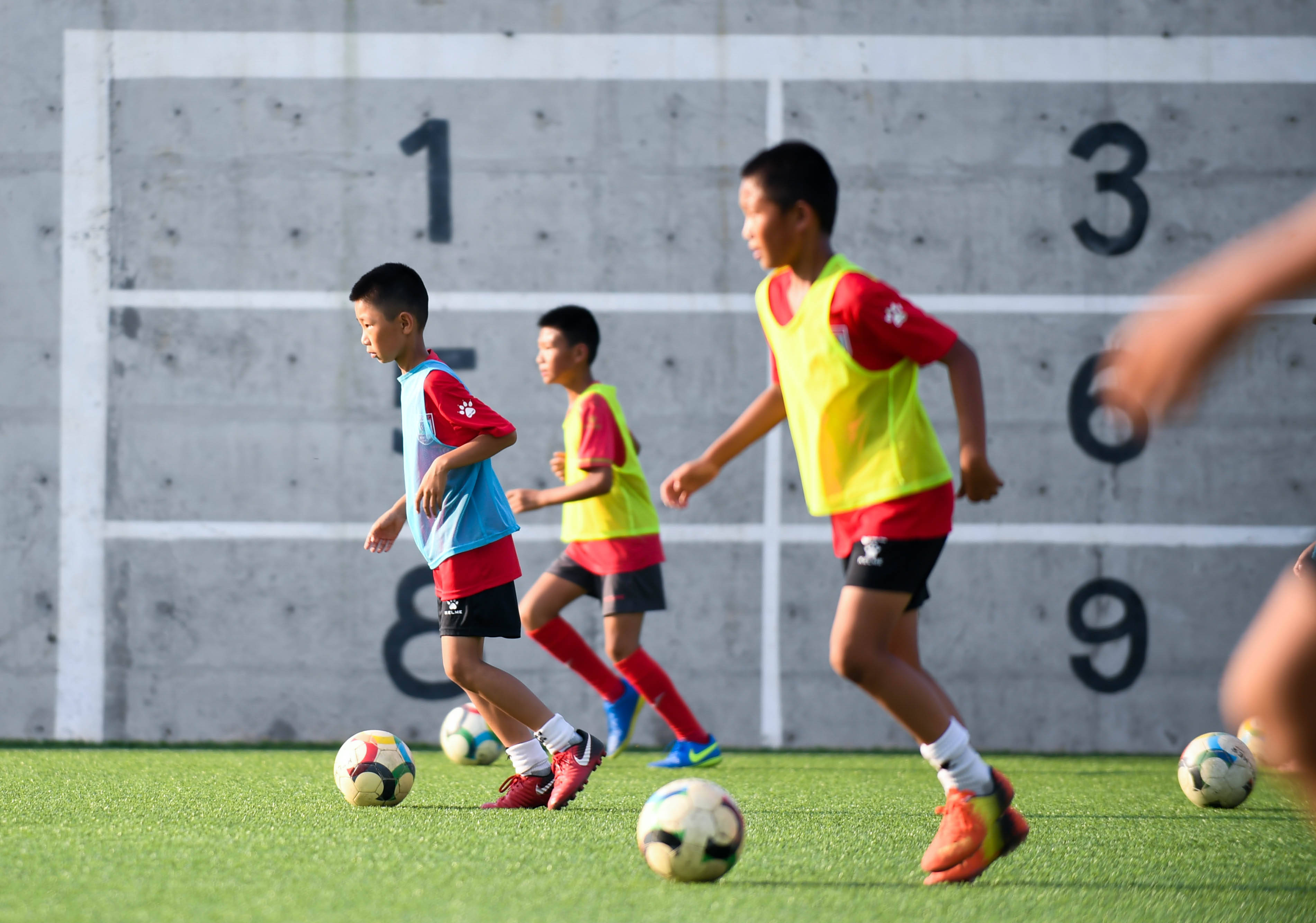 校园足球10年30年以后中国足球会崛起吗？
