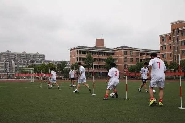 “校园足球”将被纳入学生综合素质评价科目