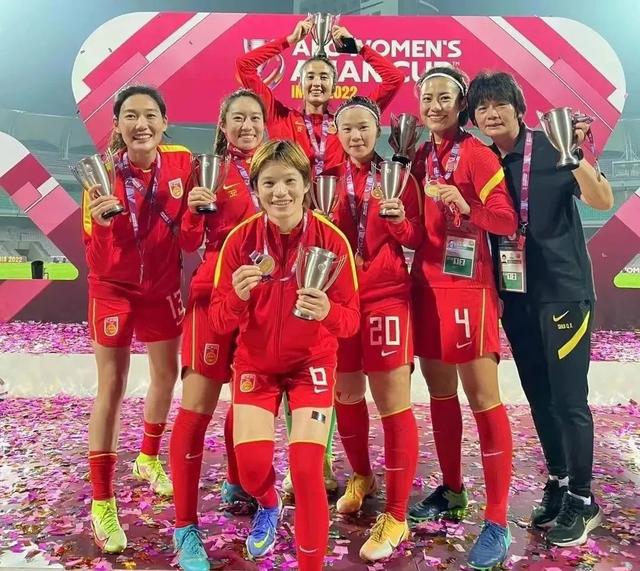 中国女足时隔16年重新问鼎亚洲杯！绝杀夺冠(图)