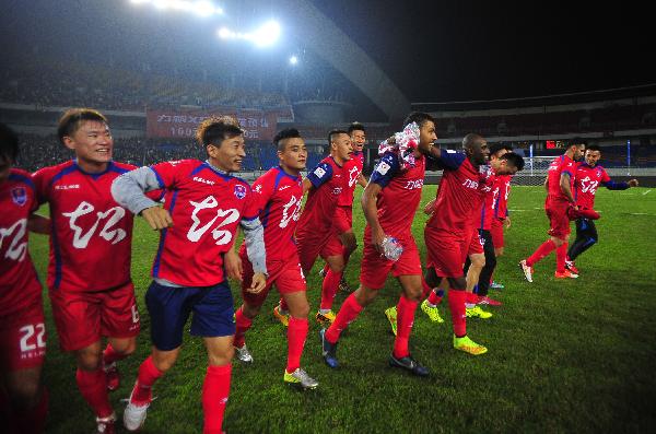 重庆队因欠薪退出中国足球职业联赛(图)困之举