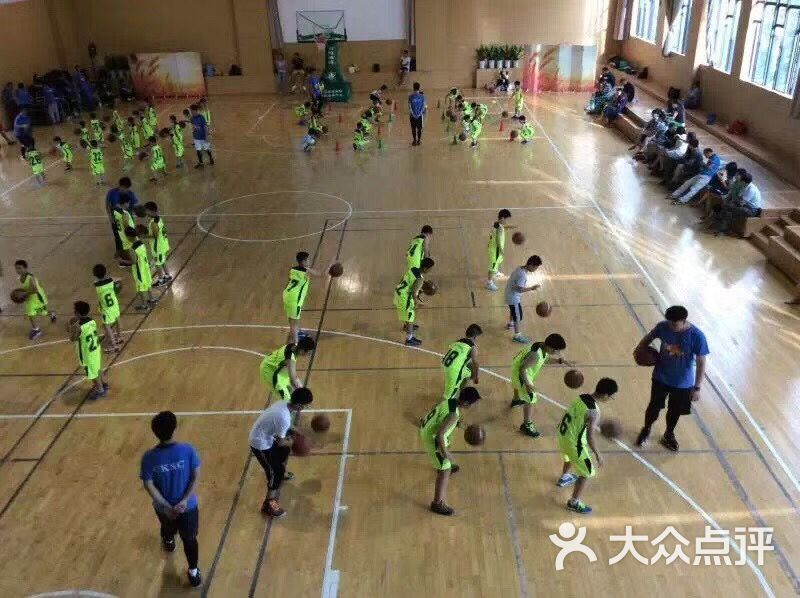 详细信息福州祥魁健身俱乐部有办篮球培训班啦~！！~