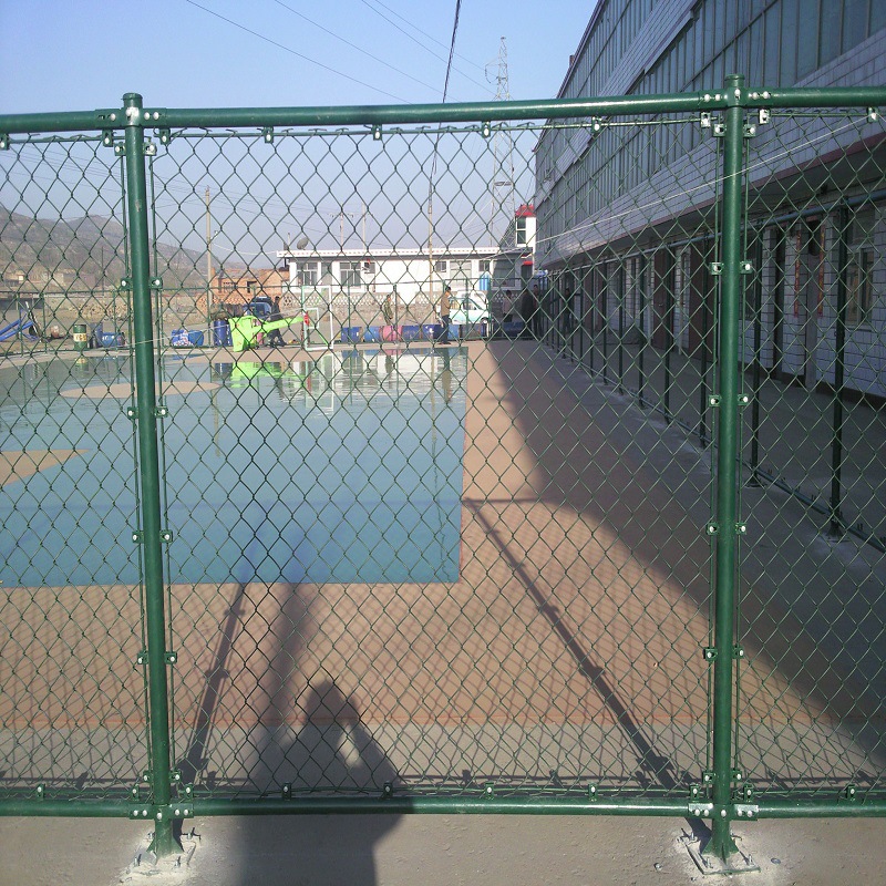 成都篮球网球场安装4米高围网包工包料1平方多少钱