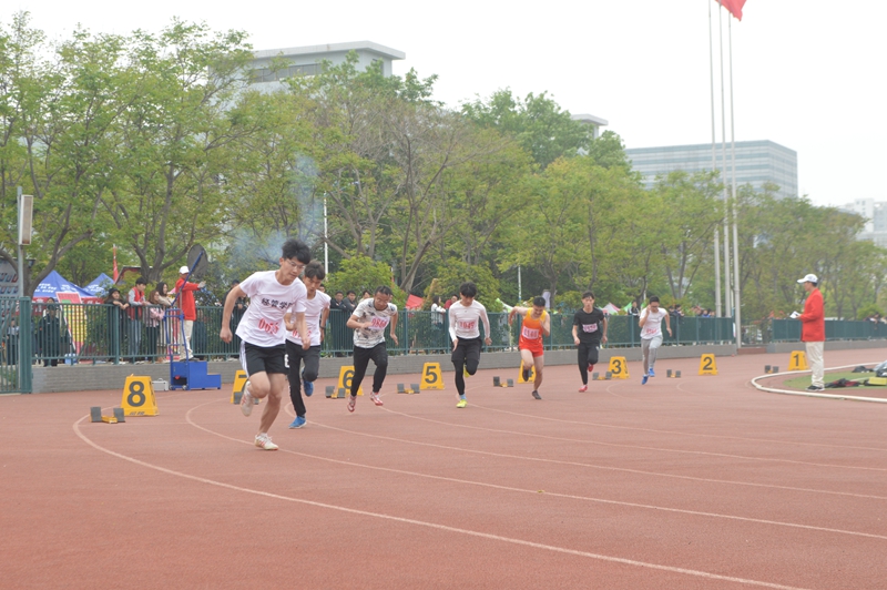 2016年武汉体育学院高考有什么优势1.放宽申请年龄