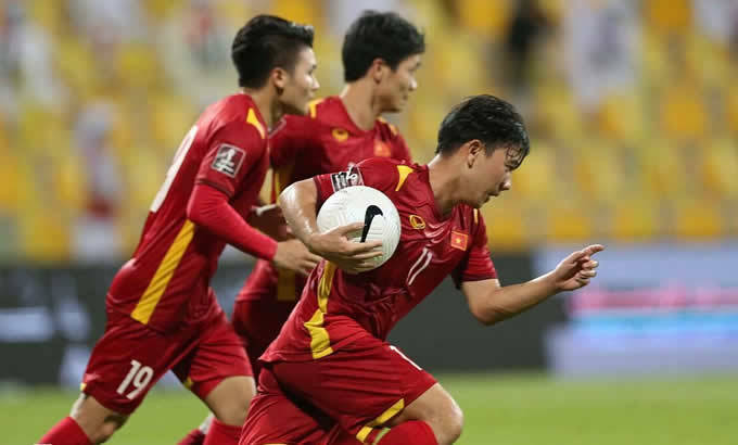 国足1-3输给越南：争取不给广大球迷过年添堵