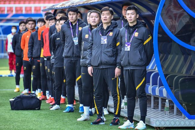 中国男足明年1月10日集结国足助教成员及新一期名单敲定