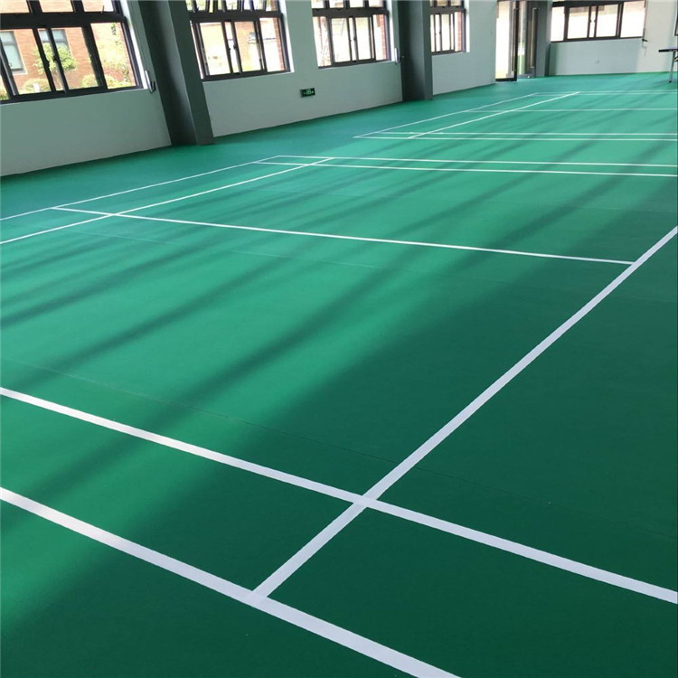 如何维护羽毛球馆的木地板怎么铺羽毛球馆用的PVC塑胶运动地板