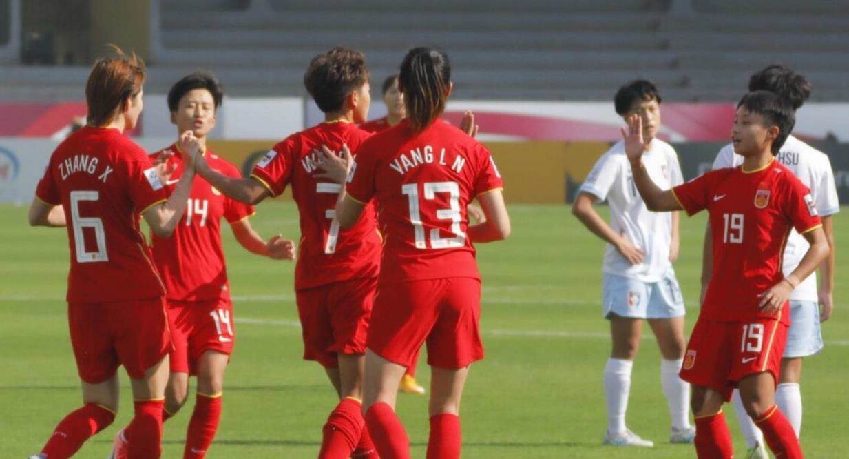 中国足球的“寒冷的冬天”，女足姑娘带来一丝温暖
