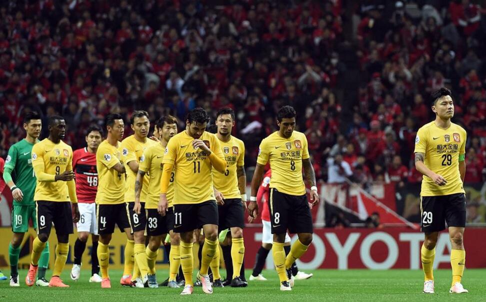 中国足球连遮羞布都输掉了预赛12强赛惨案无解