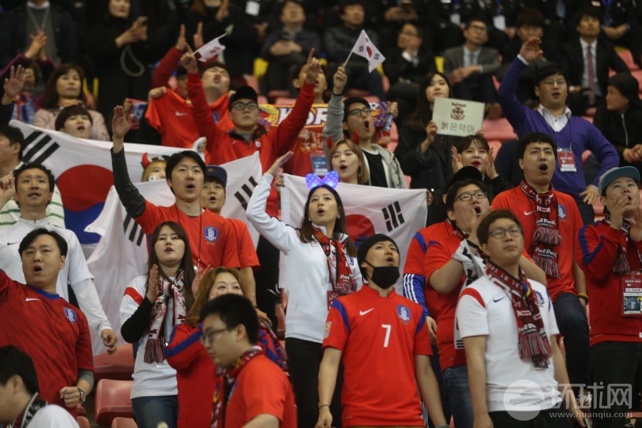昨晚，国足在长沙1：0拿下韩国！！韩国球迷也懵了！