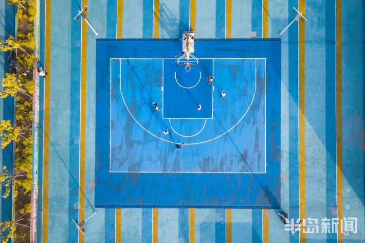 建设篮球场 4l9x众建宏设施有限公司地板拼装悬浮式地板的特点及特点