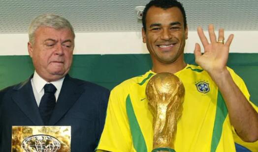 “自 2002 年以来的 20 年”——卡福回顾巴西在 2022 年世界杯前的胜利