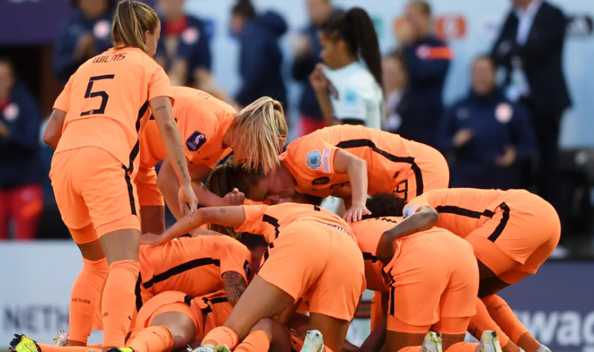 荷兰 3-2 葡萄牙：球员评分为范德唐克尖叫决定惊悚