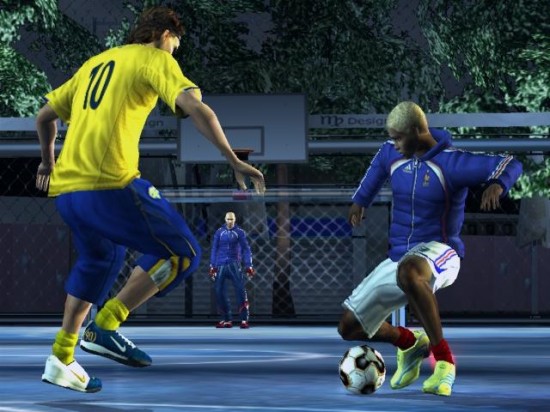 国内首款4V4实时竞技足球手游——《街头足球》